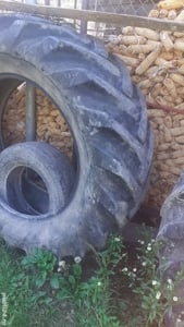 Vanzare tractor plug si cauciucuri  - imagine 7