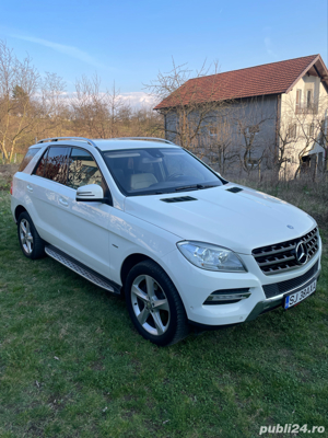 Mercedes ML 350 -carte service - imagine 8 Mercedes ML 350 -carte service - imagine 8