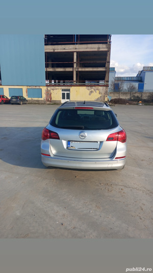 Opel Astra J - imagine 2 Opel Astra J - imagine 2
