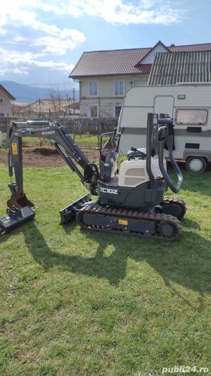 Inchiriez Miniexcavator