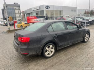 Dezmembrez Volkswagen Jetta 2011 SEDAN 2.0 TDI CFFB - imagine 4
