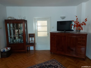 vand mobila din nuc masiv, stare f.buna. - imagine 2