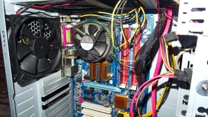 PC vintage, perfect funcţional cu Windows 11 instalat - imagine 3