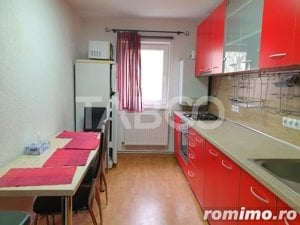 Apartament de inchiriat 3 camere Vasile Aaron disponibil imediat - imagine 2