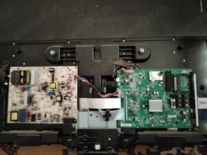 Dezmembrez TV lcd Philips 42pfl3606h 12