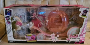 Set jucarie M-Toys Printesa cu Caleasca si Calut inaripat cu functii