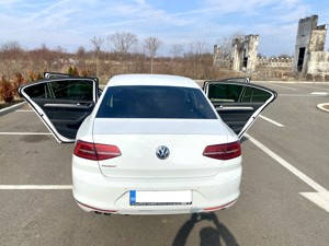 Volkswagen Passat B8 2016 Highline 4Motion Sedan - imagine 7