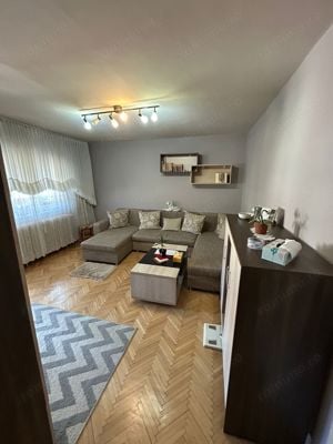 Inchiriez Apartament 3 camere, decomandat complet 375 euro - imagine 1