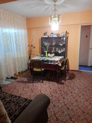 Vând apartament cu 2 camere, semidecomandat, Bârlad, jud. Vaslui