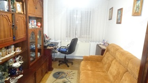 Vand apartament de 3 camere decomandat in Deva, zona Eminescu (Scarisoara, Profi), 70 mp - imagine 3