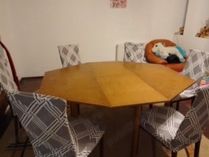 Vând masa și somiere. 