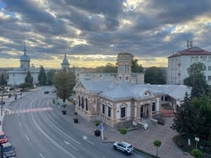 Vând apartament cu 1 cameră ( ultra central ) 