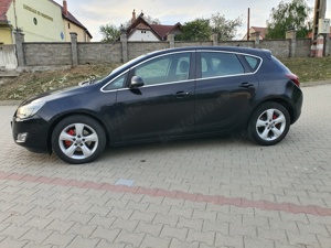 Opel Astra J 2.0 CDTI 160 de cai euro 5 inmatriculat - imagine 2