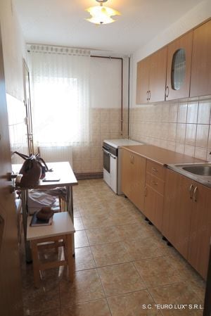 Apartament 3 camere amenajat - Zona Miron Costin - imagine 3