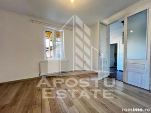 Apartament la curte cu 3 camere,108 mp,centrală proprie, zona Parneava - imagine 2