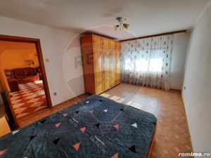 Apartament cu 2 camere si mansarda. - imagine 4