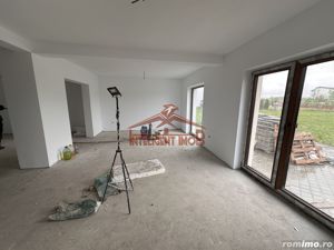 Duplex 4 camere, 300 mp curte libera in Selimbar COMISION 0% - imagine 5