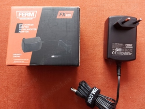 Incarcator adaptabil pentru incarcat acumulatori MyProject 20V