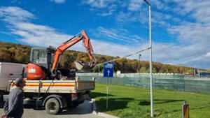 Inchiriere miniexcavator Kubota 3.7 tone dotat cu picon si diverse cupe  + alte utilaje - imagine 6