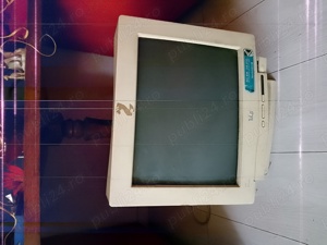 Vând monitoare calculator