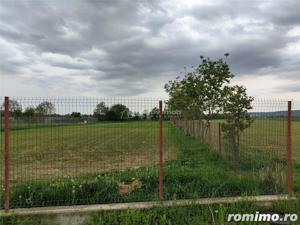 Teren intravilan, situat in zona rezidentiala, la 800 de m de Primaria Lipanesti