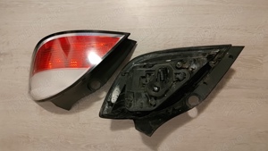 Vand tripla stop dreata Opel Astra H - imagine 3