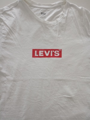 Vând tricou Levis cu logo,unisex, produs de calitate.