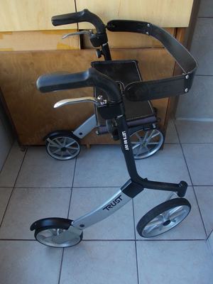 Rolator TRUST LET'GO QUT walker,cadru mers aluminiu cu roti ortopedic modern pliabil - imagine 5