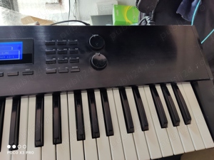 Roland W-30 sampler workstation  - imagine 2