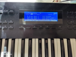Roland W-30 sampler workstation  - imagine 3