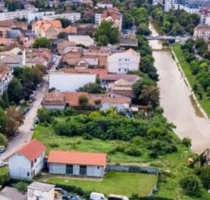 Vand teren cu vila si spatiu comercial in zona Timocului pe malul Begai - imagine 3