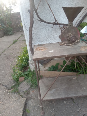 Vind moara de măcinat porumb cu masa și polizor incorporat in masă  - imagine 2