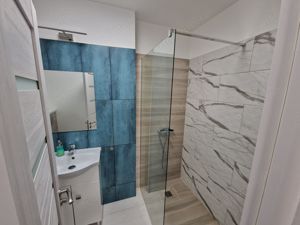 Apartament 2 camere in regim hotelier - imagine 12