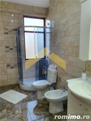 Casa pe colt cu teren de 2464 mp in ZONA MICALACA - imagine 13