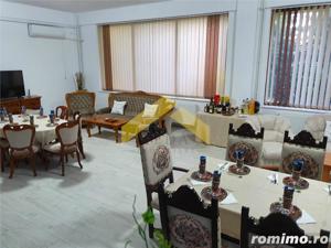 Casa pe colt cu teren de 2464 mp in ZONA MICALACA - imagine 5