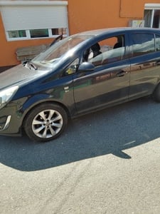 Opel CORSA 1,4 benzina an 2013 - imagine 5