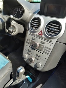 Opel CORSA 1,4 benzina an 2013 - imagine 7