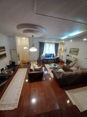 Casa Ultra Central cu 5 camere, garaj, terasa, mobilat-utilat premium.