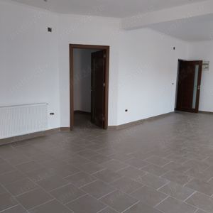 Spatiu comercial de inchiriat langa Judecatoria Beius - imagine 4