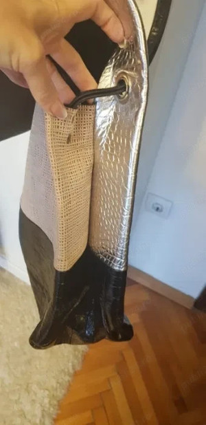 Poseta piele naturala, culoare negru-argintiu, stare foarte buna, transport gratuit - imagine 3