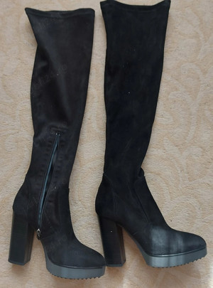 Cizme NOI peste genunchi din piele naturala, brand Pollini, culoare neagra, marime 38, transp gratis