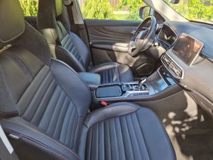 Vand Plug In Hybrid MG EHS PHEV 1.5 benzina Luxury 2021 cu 65000km. Inmatriculata. - imagine 3