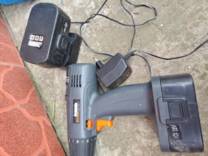 Auto filetante și mulți funcțional Black Decker  - imagine 5