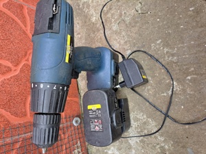 Auto filetante și mulți funcțional Black Decker  - imagine 8