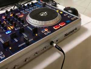 Vând consola dj Numark N4  - imagine 4