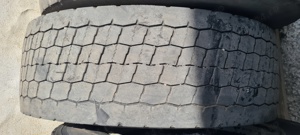 Vând 4 anvelope Continental 295/60.22.5