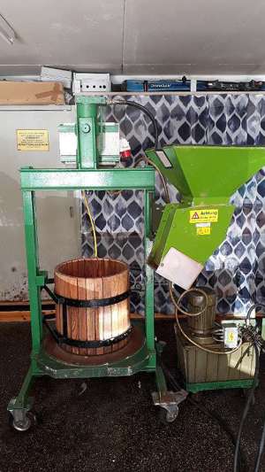 Vând Presă cu tocătoare,  de Struguri,Mere,Fructe  - imagine 5