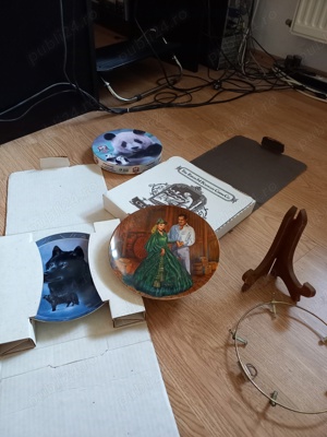 PE ARIPILE VÂNTULUI,FARFURIE PICTATĂ PORTELAN UNICAT CANADA,SUPORT FIX SAU PERETE - imagine 6