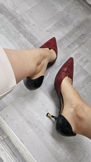 Pantofi de damă din piele naturală, marca GUBAN, culoare negru cu roșu, nr. 41