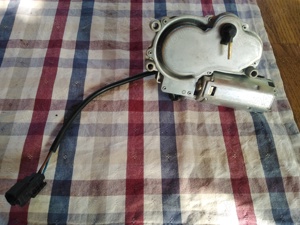 Motoraș ștergător lunetă spate Ford Transit  - imagine 2